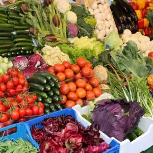 venta de frutas y verduras en el mercado
